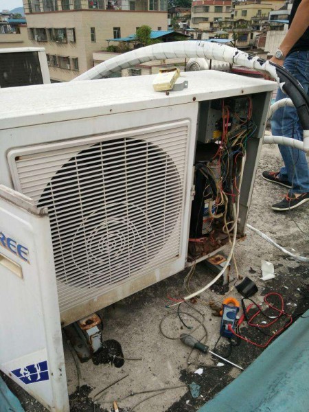空调内机排水口漏水怎么回事 空调内机漏水的处理办法