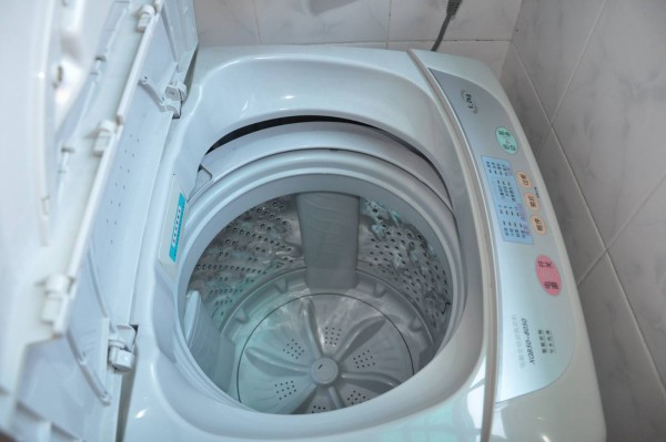 洗衣机一直加水怎么修 洗衣机一直加水维修方法
