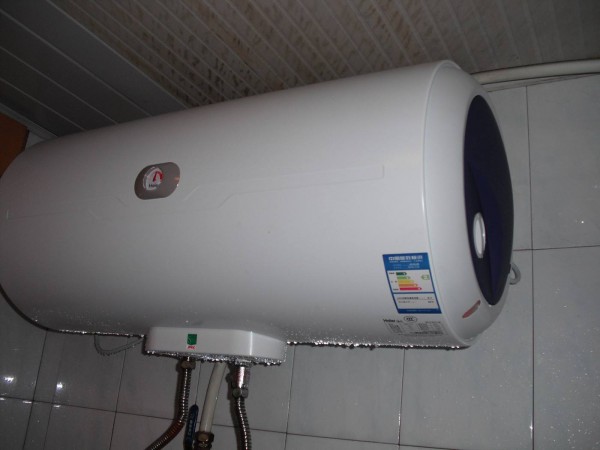 储水式电热水器如何安装 储水式电热水器安装方法