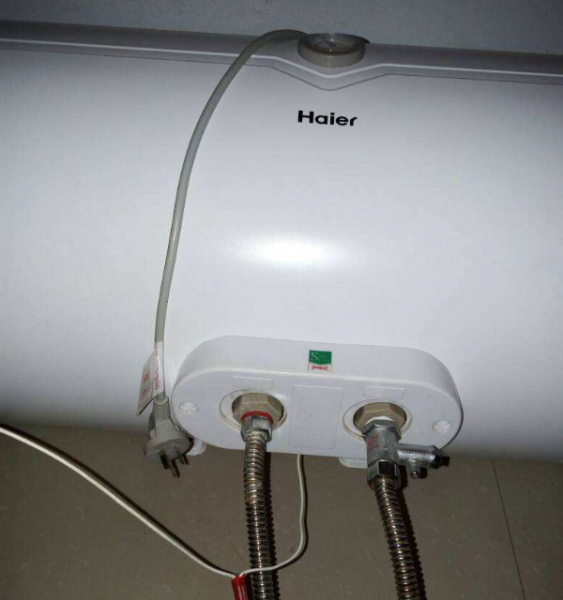  家里热水器出水量小怎么修