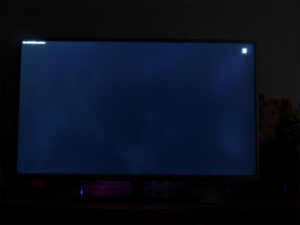 电视机蓝屏有声音不显示   电视机蓝屏怎么修