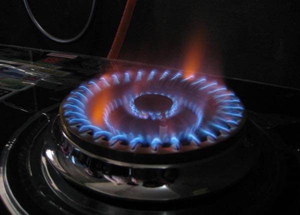 燃气灶回火红火离焰该怎么处理  燃气灶常见故障的维修方法