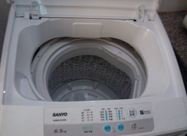 洗衣机显示E4的原因及处理方法