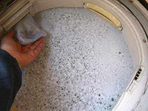 自动洗衣机漏水是什么原因  自动洗衣机漏水的解决方法